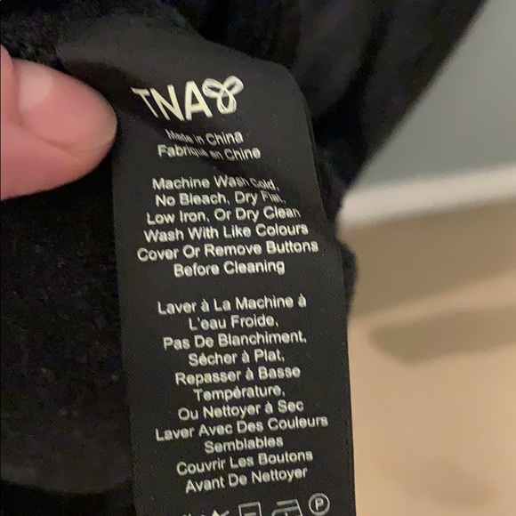 Aritzia TNA shirt - Picture 5 of 5